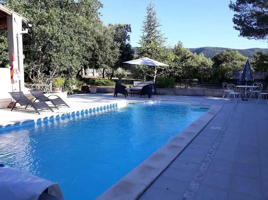 Apartment Villa Le Bosquet En Luberon. Menerbes France