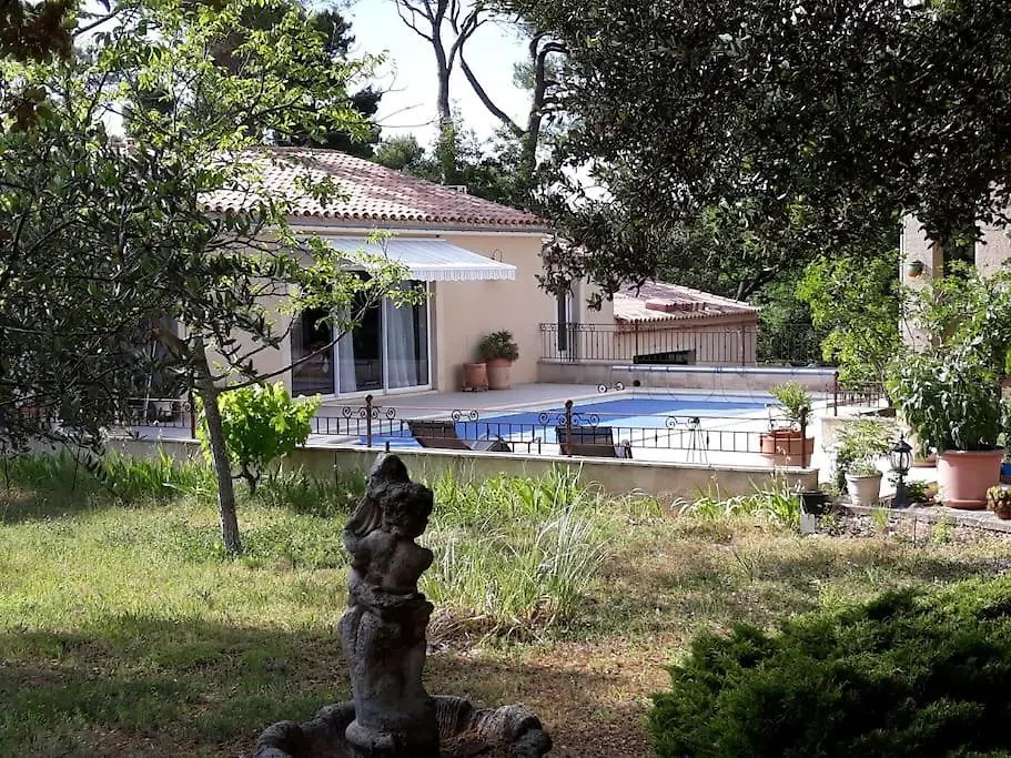 Villa Le Bosquet En Luberon. Menerbes
