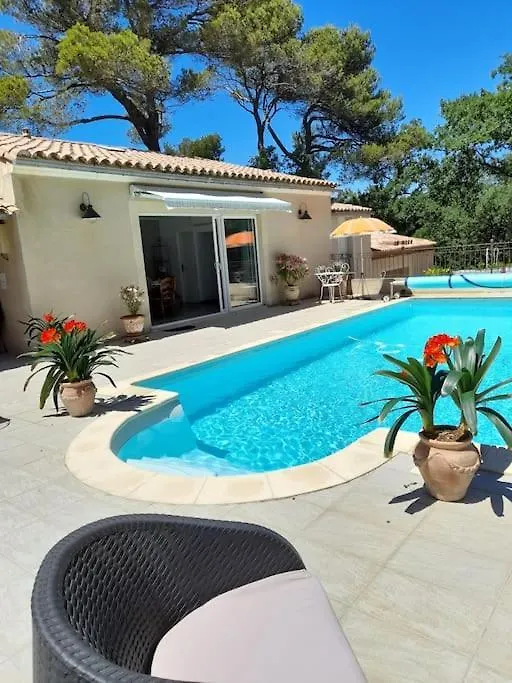 Villa Le Bosquet En Luberon. Menerbes