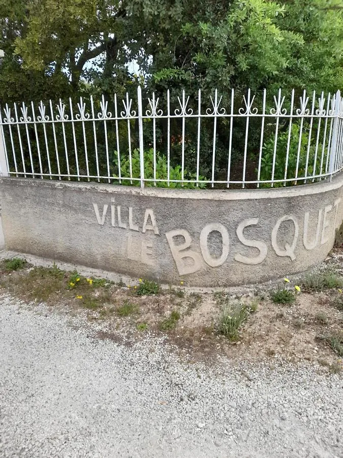 Villa Le Bosquet En Luberon. contacts